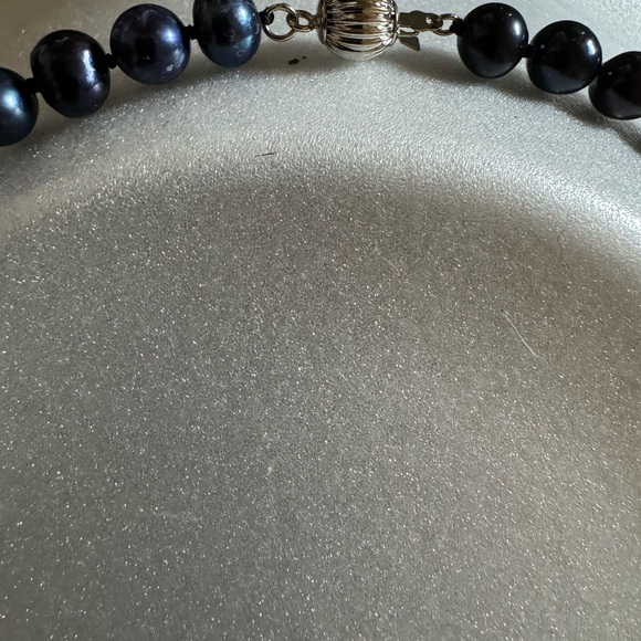 Genuine Tahitian pearl 11-12mm necklace and 5-6mm studs set - Picture 2 of 3